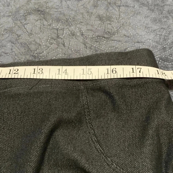 Dark Denim Stretch Capris 1X - Picture 10 of 10